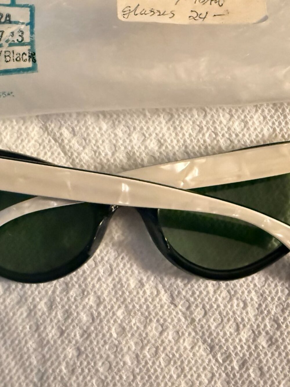 Vintage 1940's Ray-Ban Alora Sunglasses Pearl/Black Cat Eye - Picture 2 of 6